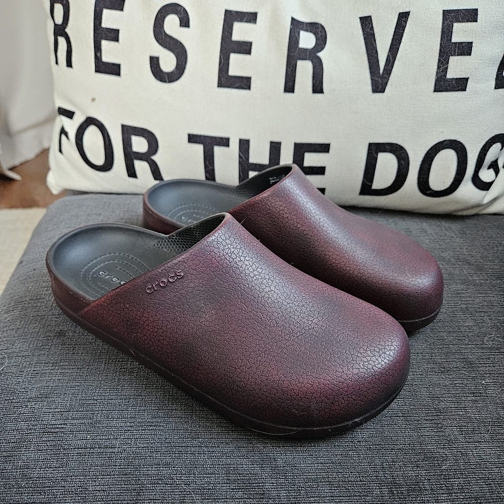 CROCS Dylan Clog SZ M-8/ W-10